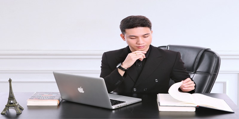 Hành trình tác giả Adam Hoàng đến với nhà cái